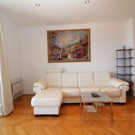 White Wings Apartamento Lovran Exterior foto